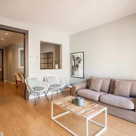 24mal1073-marvellous 2br Flat Near Sagrada Familia
