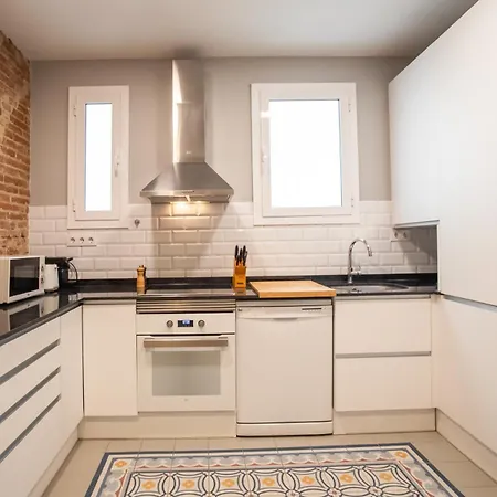 Διαμέρισμα 24mal1073-marvellous 2br Flat Near Sagrada Familia *